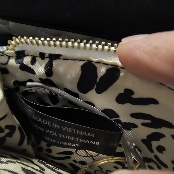 Jessica Simpson Multicolor Animal Print Card Holder EUC - Picture 3 of 5